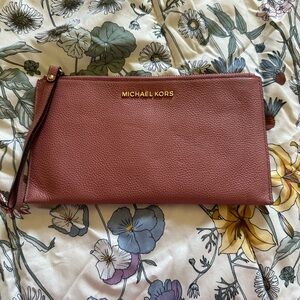 Michael Kors Pebbled Leather Wristlet - Rose Taupe